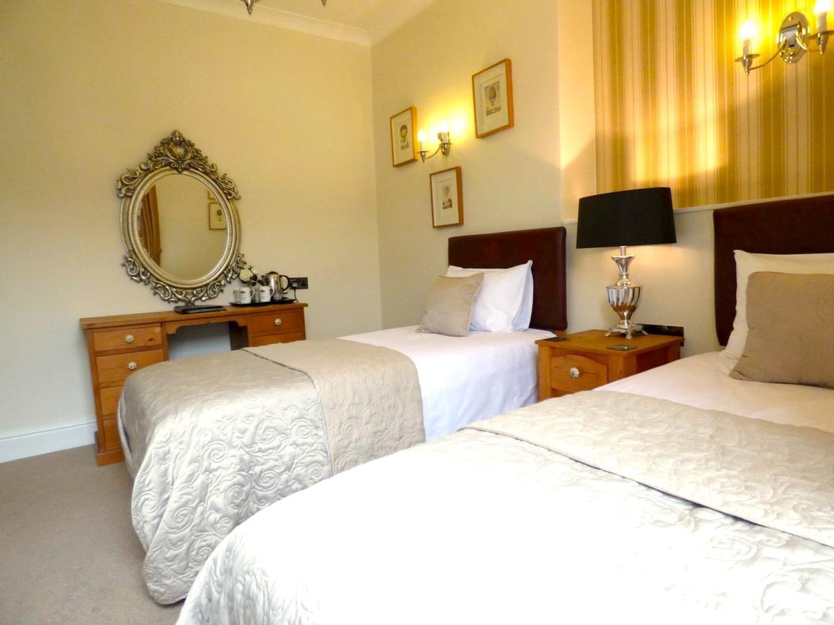 The Duke Of Tavistock Hotel Екстериор снимка